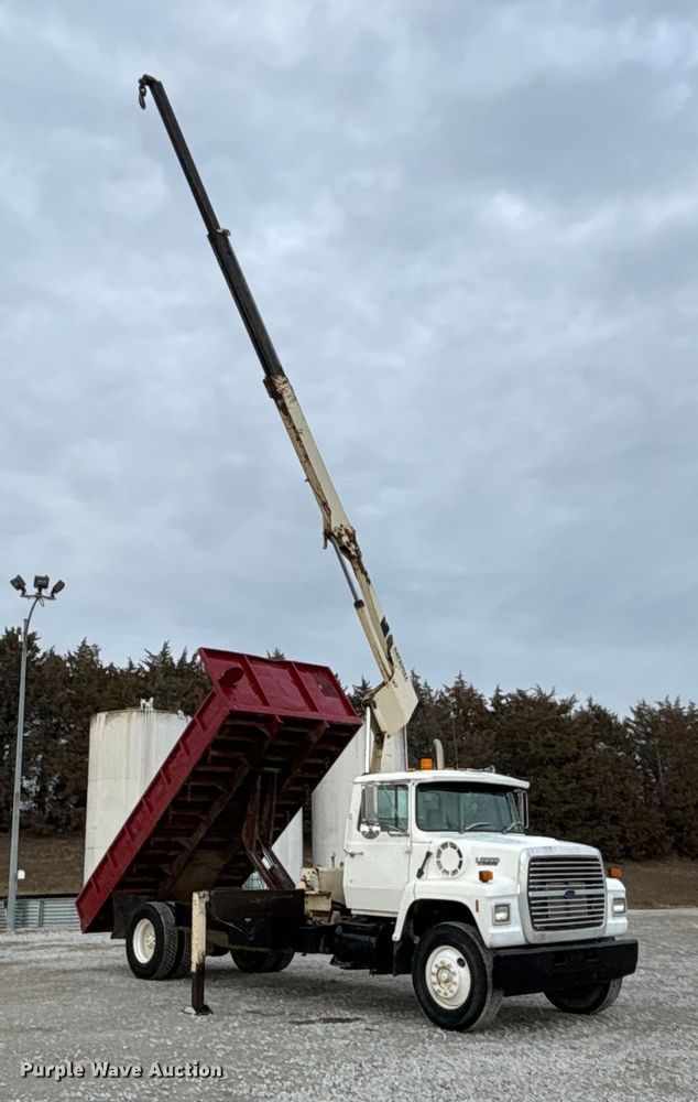 image for item FG1635 1988 Ford LN8000 crane truck