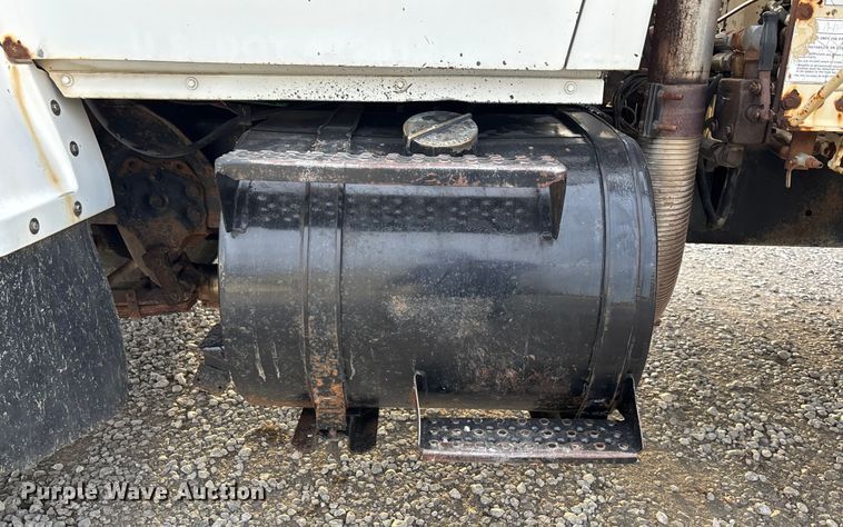 image for item FG1635 1988 Ford LN8000 crane truck