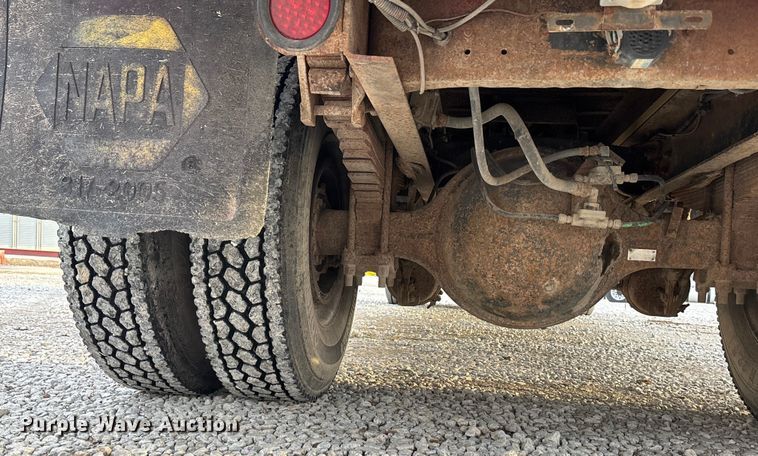 image for item FG1635 1988 Ford LN8000 crane truck