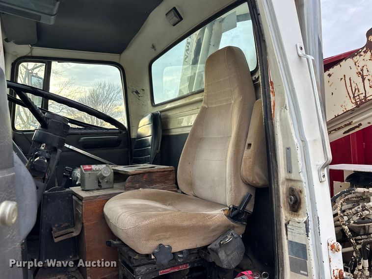 image for item FG1635 1988 Ford LN8000 crane truck