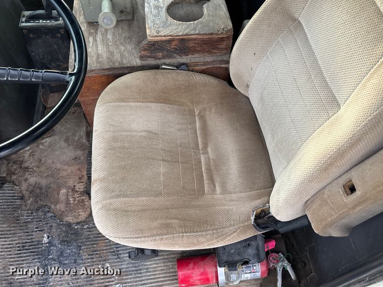 image for item FG1635 1988 Ford LN8000 crane truck