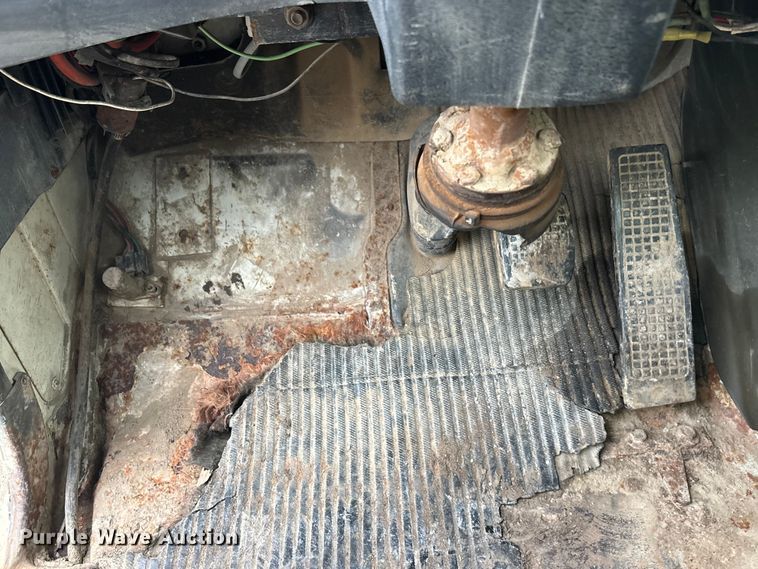 image for item FG1635 1988 Ford LN8000 crane truck