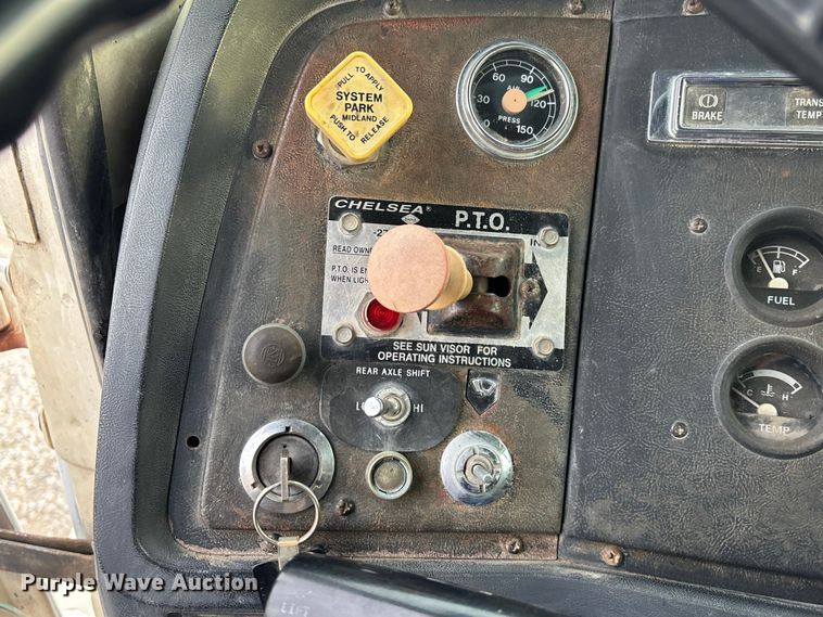 image for item FG1635 1988 Ford LN8000 crane truck