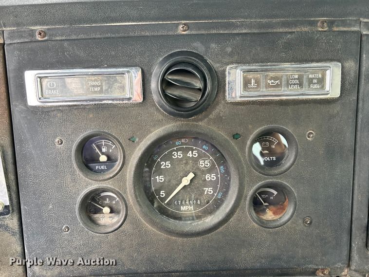 image for item FG1635 1988 Ford LN8000 crane truck