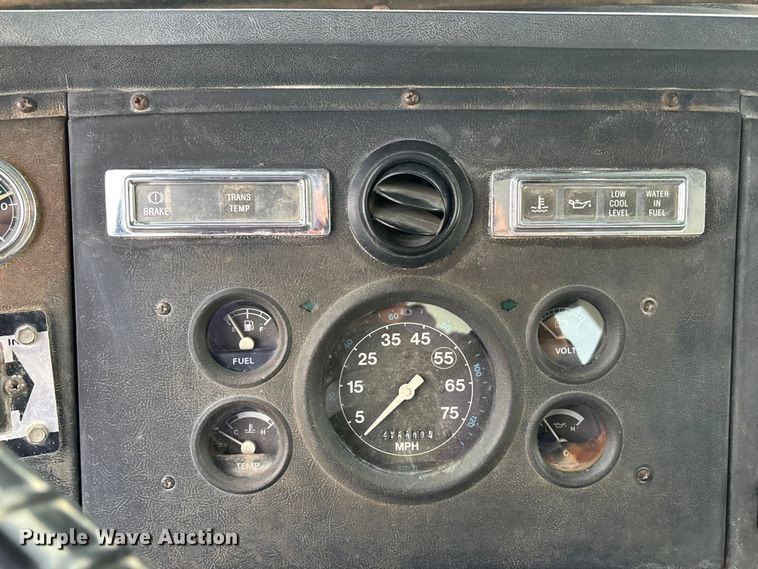 image for item FG1635 1988 Ford LN8000 crane truck