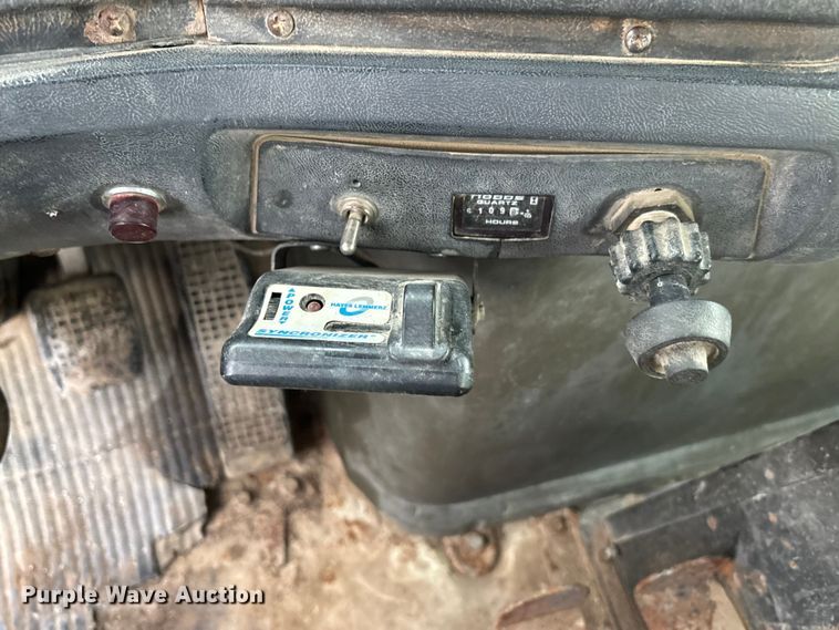 image for item FG1635 1988 Ford LN8000 crane truck