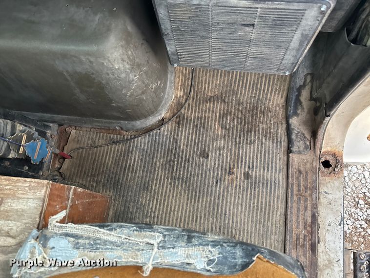 image for item FG1635 1988 Ford LN8000 crane truck