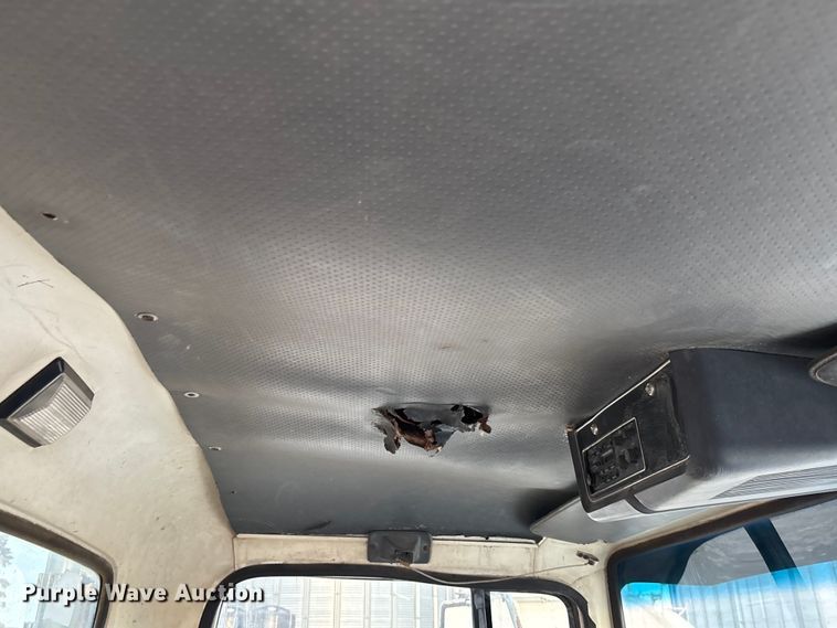 image for item FG1635 1988 Ford LN8000 crane truck