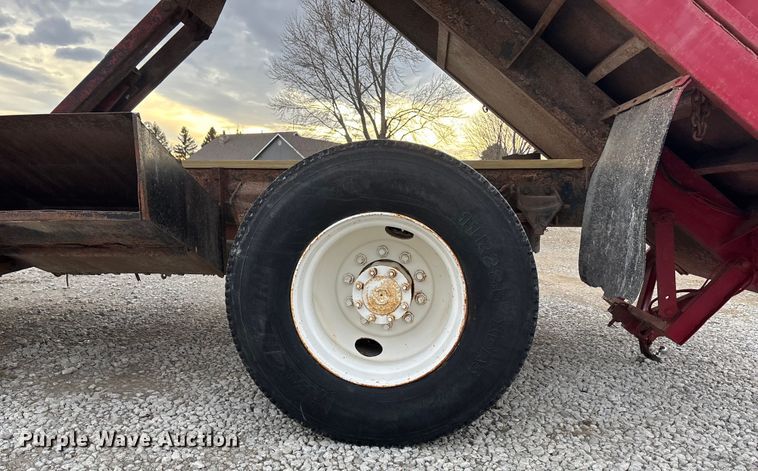 image for item FG1635 1988 Ford LN8000 crane truck