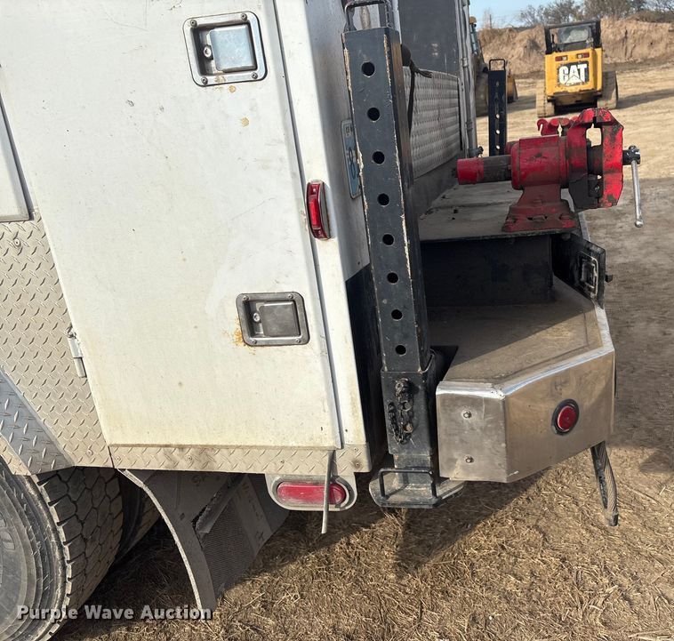 image for item FI0055 1994 GMC TopKick C6500 utility / service truck