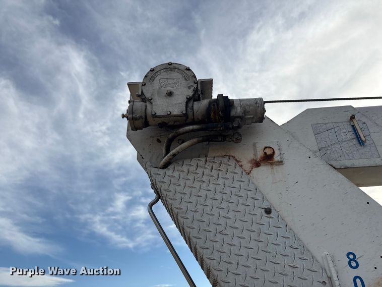 image for item FI0055 1994 GMC TopKick C6500 utility / service truck