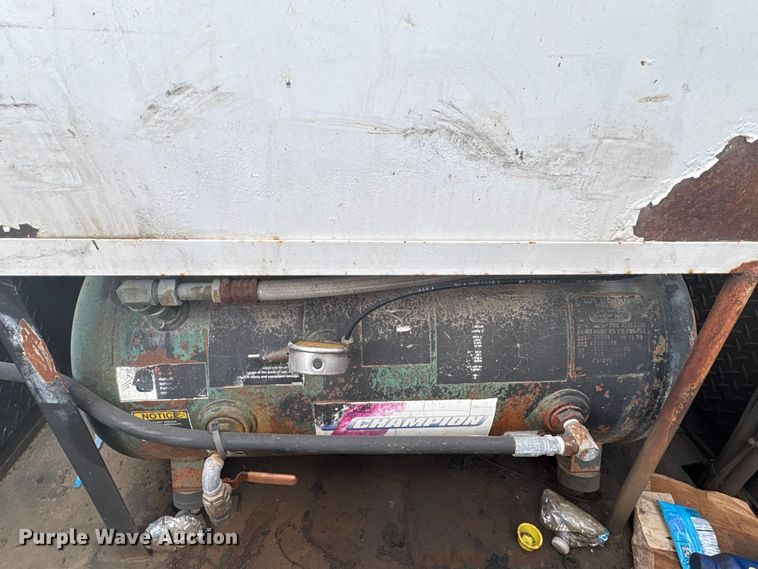 image for item FI0055 1994 GMC TopKick C6500 utility / service truck