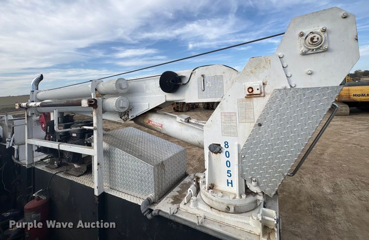 image for item FI0055 1994 GMC TopKick C6500 utility / service truck