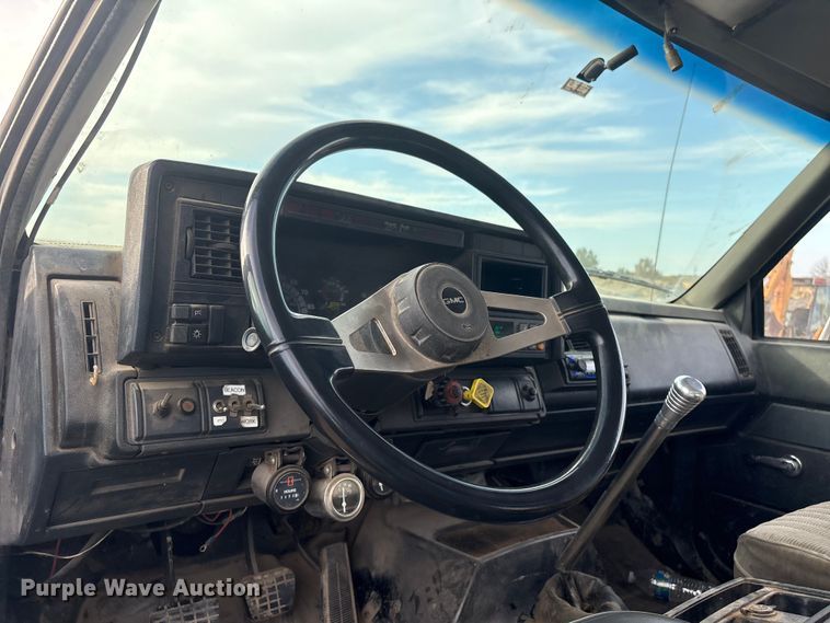 image for item FI0055 1994 GMC TopKick C6500 utility / service truck