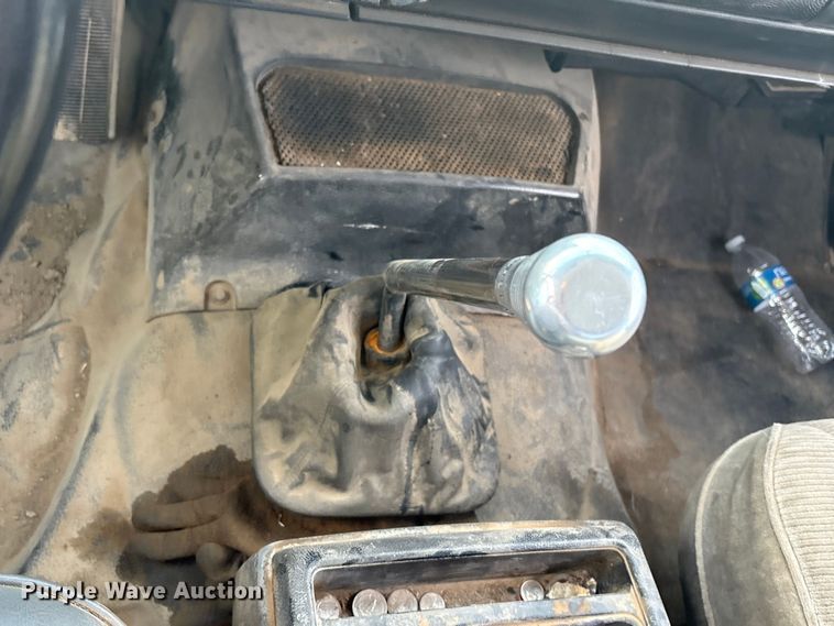 image for item FI0055 1994 GMC TopKick C6500 utility / service truck