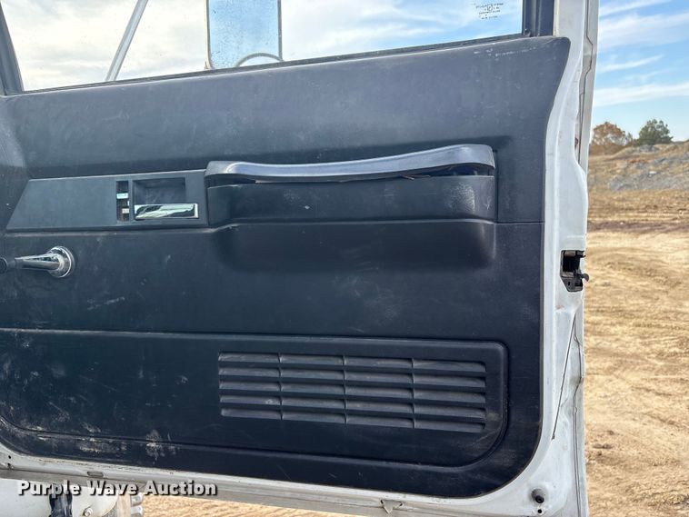 image for item FI0055 1994 GMC TopKick C6500 utility / service truck