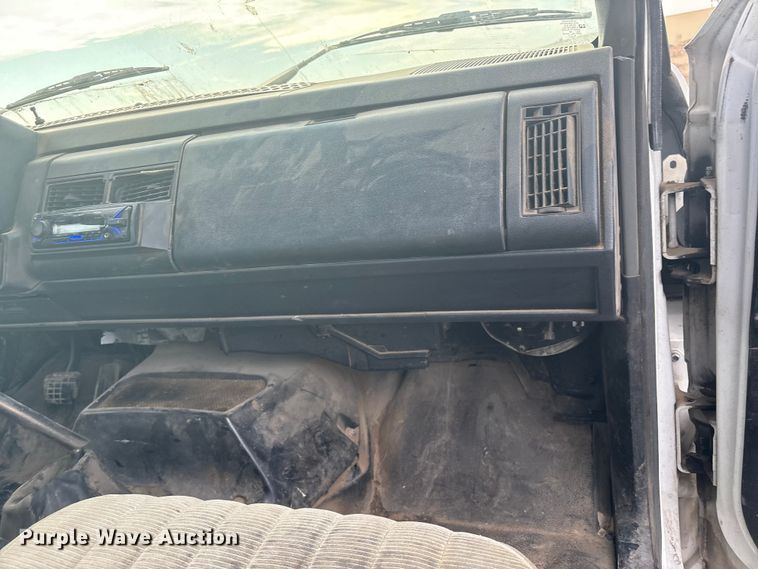 image for item FI0055 1994 GMC TopKick C6500 utility / service truck