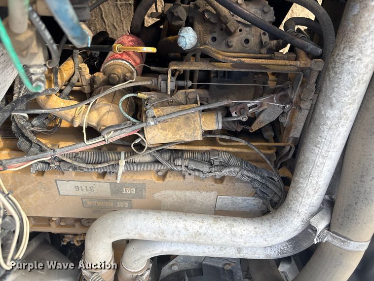 image for item FI0055 1994 GMC TopKick C6500 utility / service truck