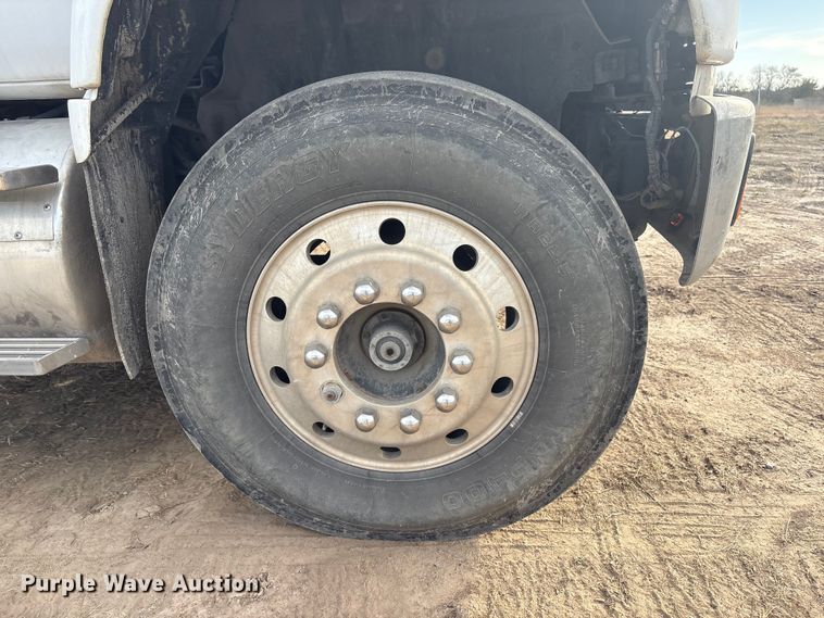 image for item FI0055 1994 GMC TopKick C6500 utility / service truck