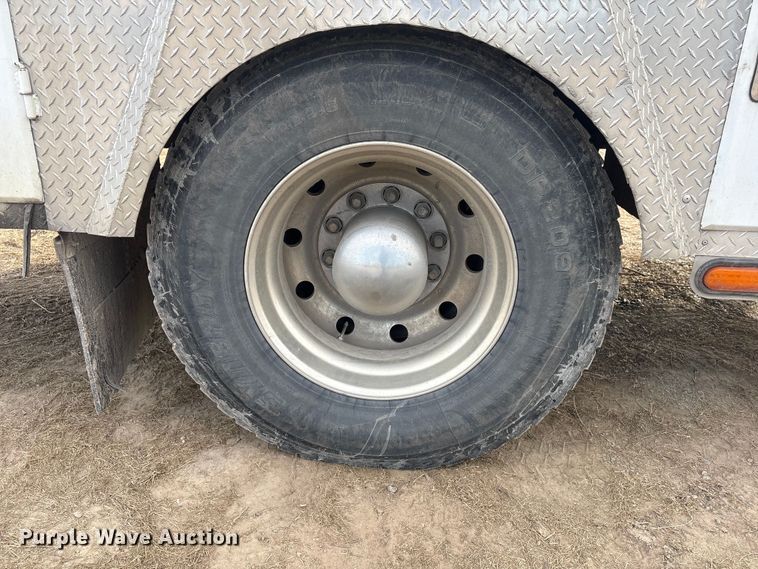 image for item FI0055 1994 GMC TopKick C6500 utility / service truck