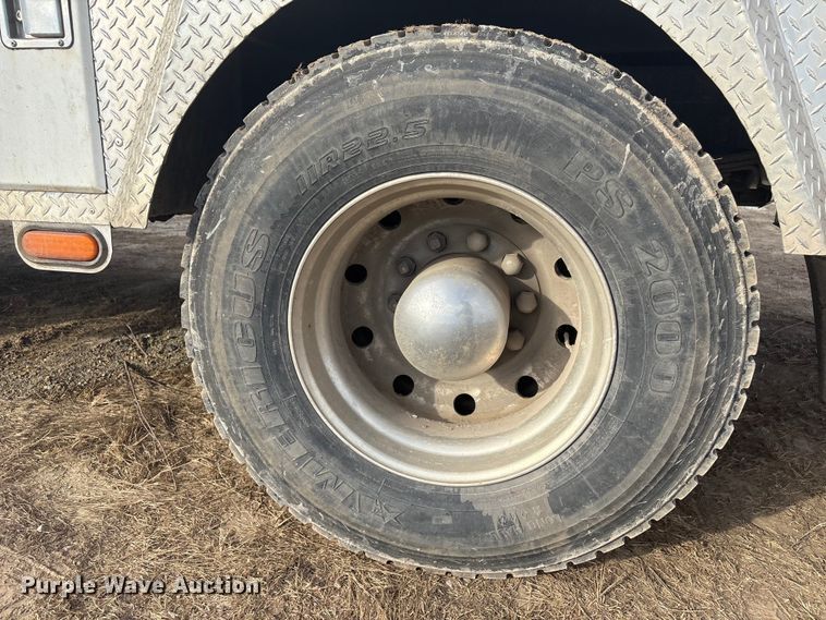 image for item FI0055 1994 GMC TopKick C6500 utility / service truck