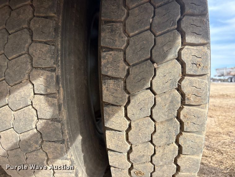 image for item FI0055 1994 GMC TopKick C6500 utility / service truck