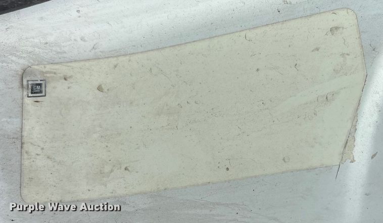 image for item FI0055 1994 GMC TopKick C6500 utility / service truck