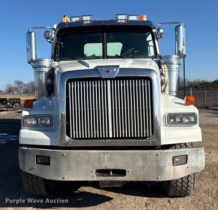 image for item FI0075 2016 Western Star 4900 hydrovac truck