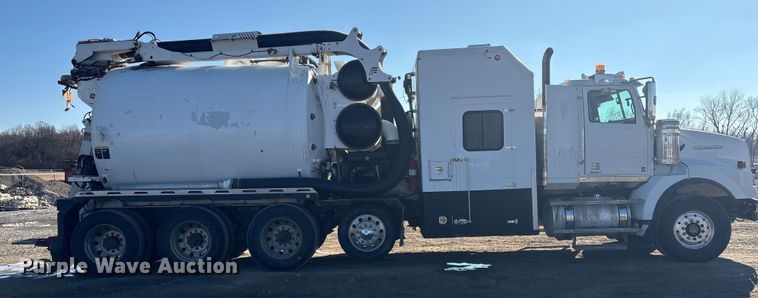 image for item FI0075 2016 Western Star 4900 hydrovac truck