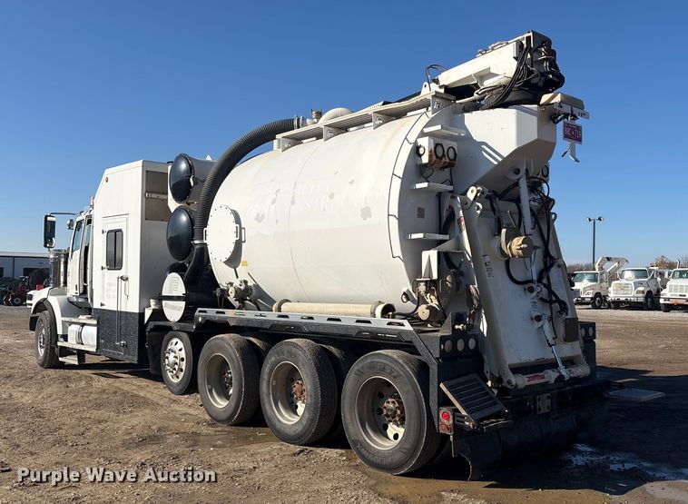 image for item FI0075 2016 Western Star 4900 hydrovac truck