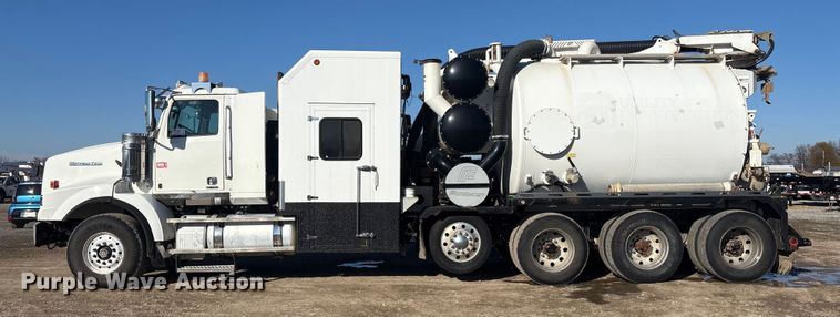image for item FI0075 2016 Western Star 4900 hydrovac truck