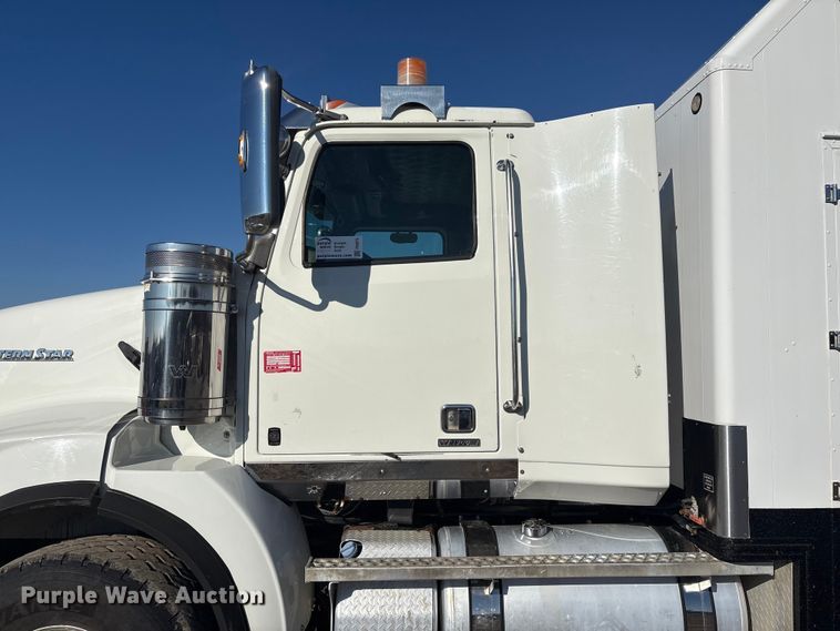 image for item FI0075 2016 Western Star 4900 hydrovac truck