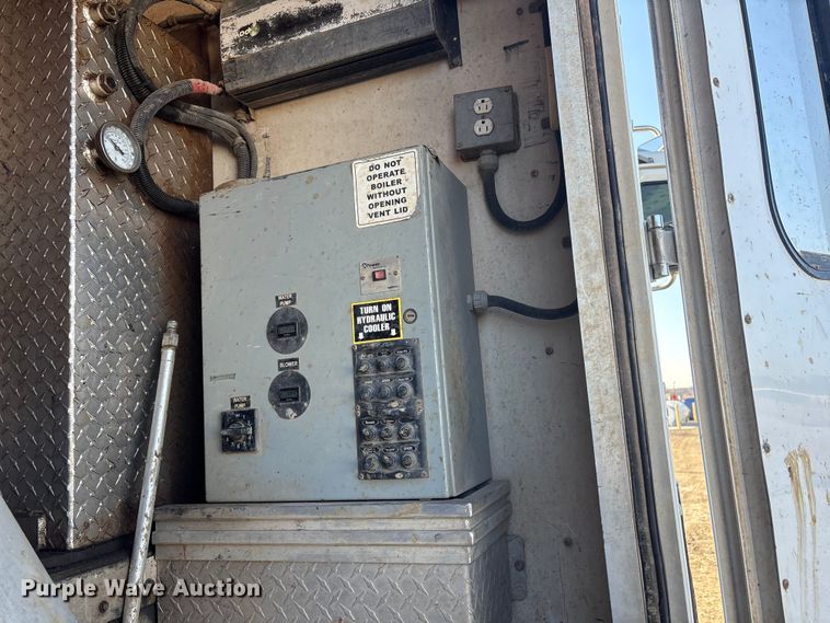 image for item FI0075 2016 Western Star 4900 hydrovac truck