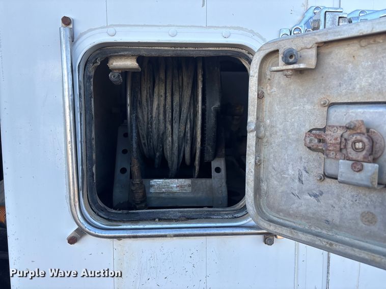 image for item FI0075 2016 Western Star 4900 hydrovac truck