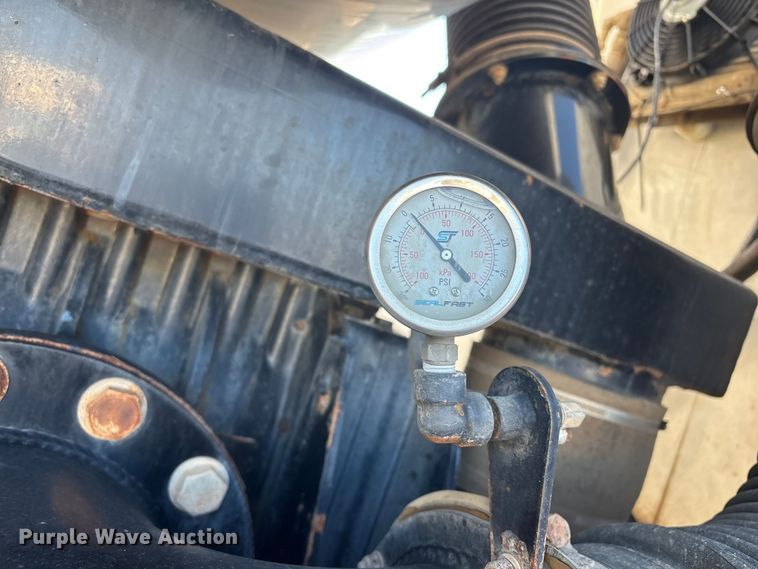 image for item FI0075 2016 Western Star 4900 hydrovac truck