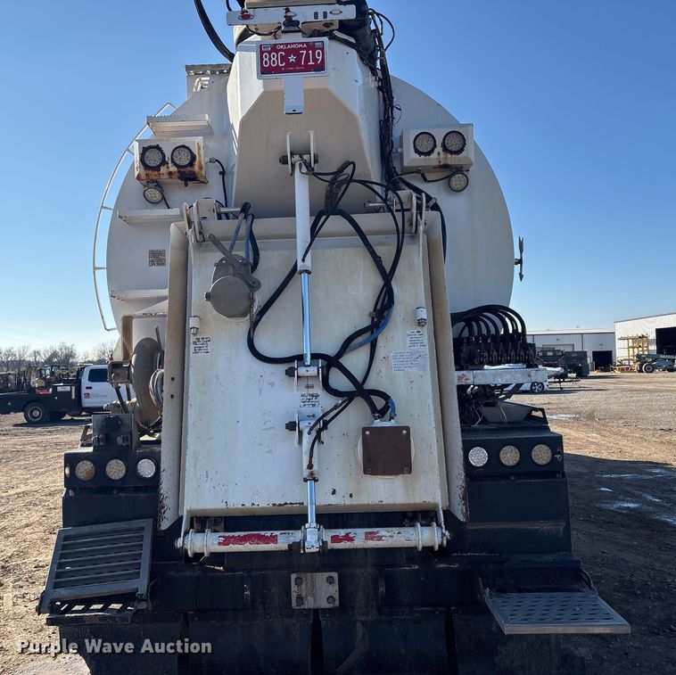 image for item FI0075 2016 Western Star 4900 hydrovac truck