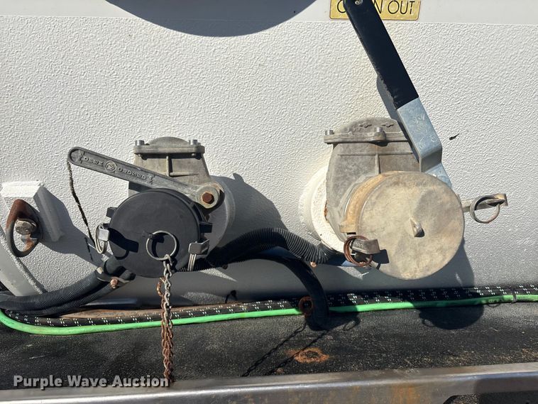 image for item FI0075 2016 Western Star 4900 hydrovac truck