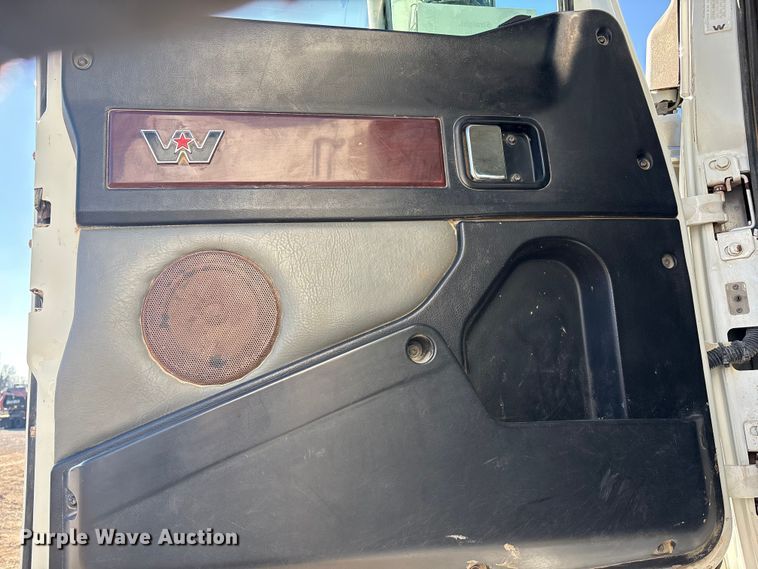 image for item FI0075 2016 Western Star 4900 hydrovac truck