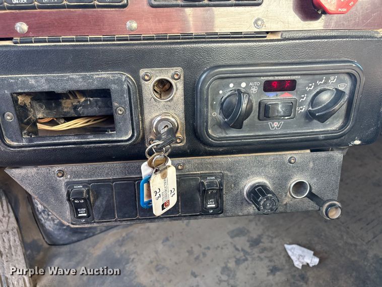 image for item FI0075 2016 Western Star 4900 hydrovac truck