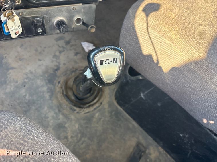 image for item FI0075 2016 Western Star 4900 hydrovac truck