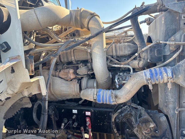 image for item FI0075 2016 Western Star 4900 hydrovac truck