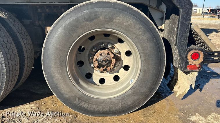 image for item FI0075 2016 Western Star 4900 hydrovac truck