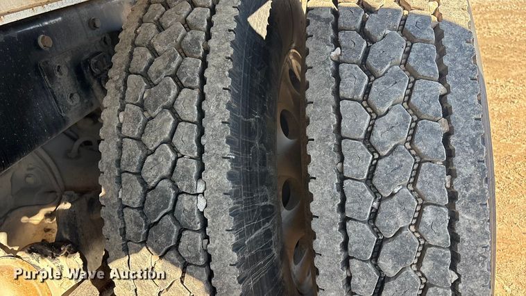 image for item FI0075 2016 Western Star 4900 hydrovac truck