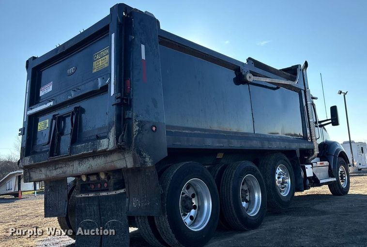 image for item FI0076 2018 Kenworth T880 dump truck