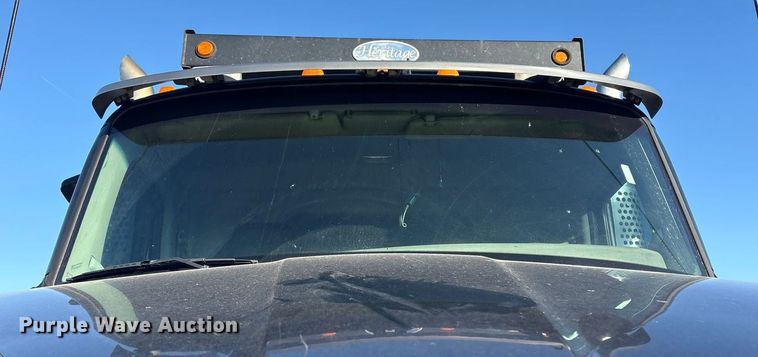 image for item FI0076 2018 Kenworth T880 dump truck