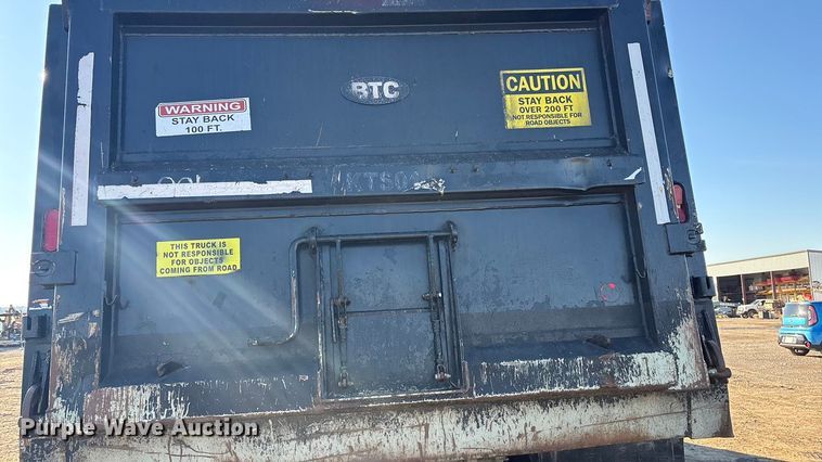 image for item FI0076 2018 Kenworth T880 dump truck