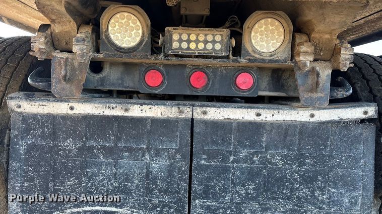 image for item FI0076 2018 Kenworth T880 dump truck