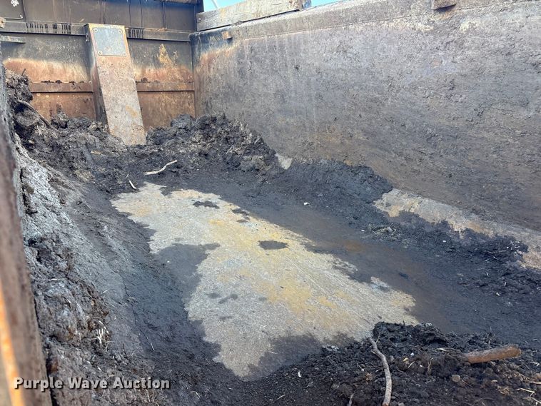 image for item FI0076 2018 Kenworth T880 dump truck