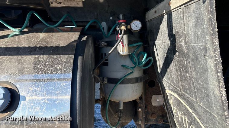 image for item FI0076 2018 Kenworth T880 dump truck