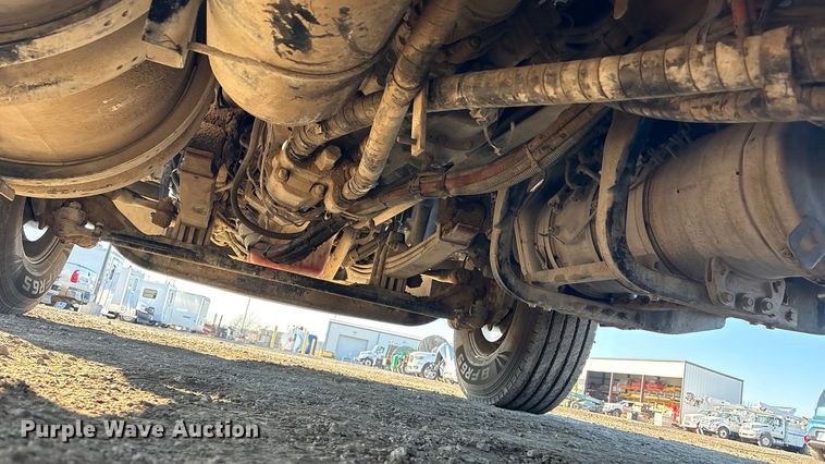 image for item FI0076 2018 Kenworth T880 dump truck